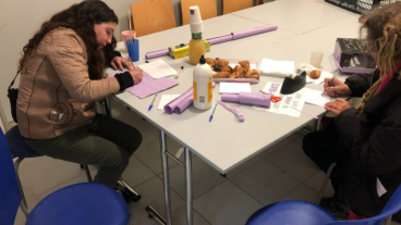 Sensellarisme Femení
